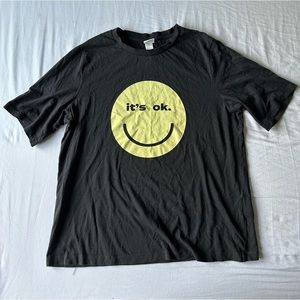 super cute smiley h&m “it’s okay” tee